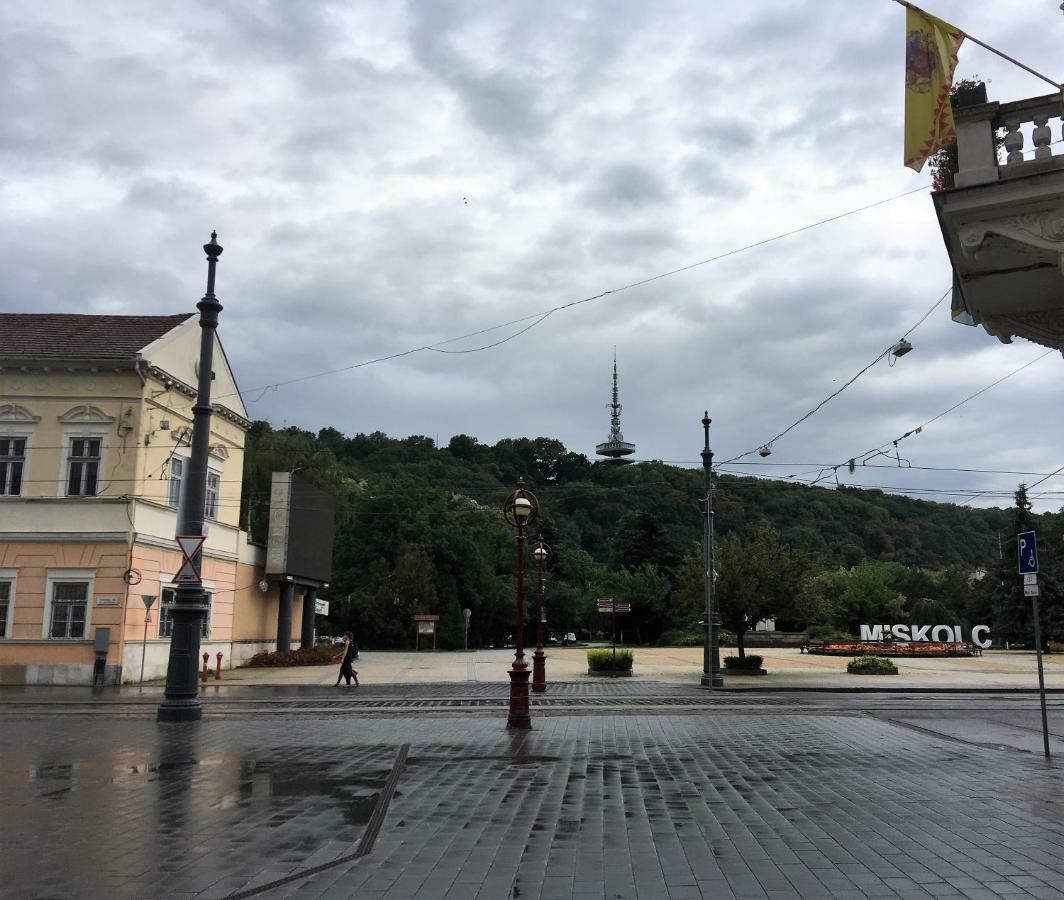 Mse Apartman Mişcolţ Exterior foto